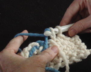 Crochet-Maggie-Weldon-How-To-Change-Colors-10