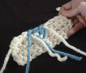 Crochet-Maggie-Weldon-How-To-Change-Colors-14