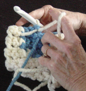 Crochet-Maggie-Weldon-How-To-Change-Colors-17