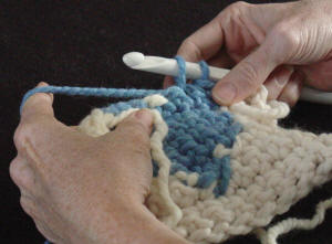 Crochet-Maggie-Weldon-How-To-Change-Colors-19