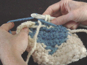 Crochet-Maggie-Weldon-How-To-Change-Colors-21