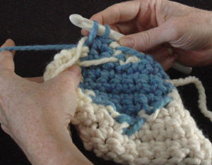 Crochet-Maggie-Weldon-How-To-Change-Colors-23