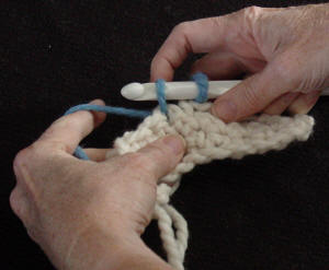 Crochet-Maggie-Weldon-How-To-Change-Colors-4