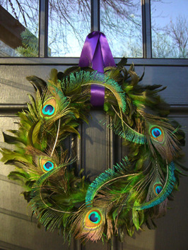Holiday-UGC_Lori-Ann-peacock-wreath_s3x4_al