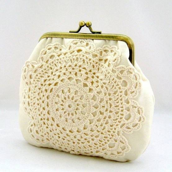 doily-clutch